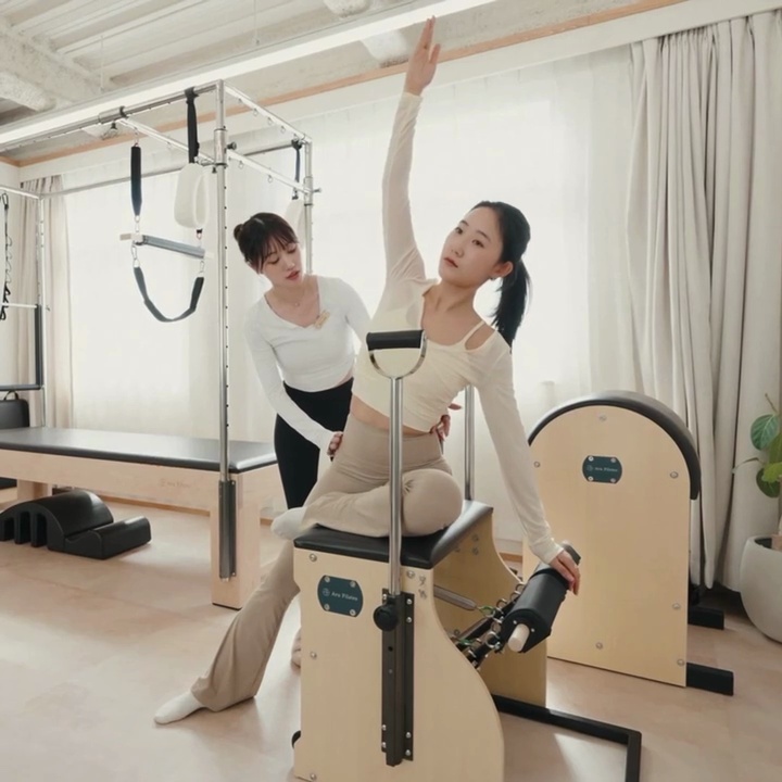 Aru Pilatesのスタジオで行うマンツーマンレッスン